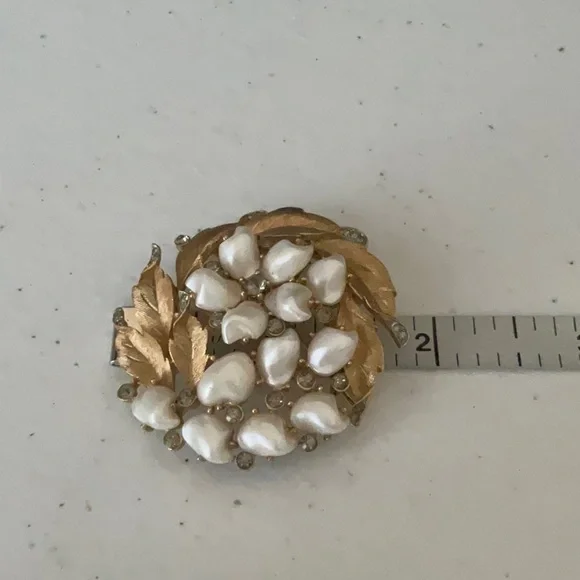 Vintage Trifari 1950’s Crown SorrentoPearls Baby Tooth Brooch